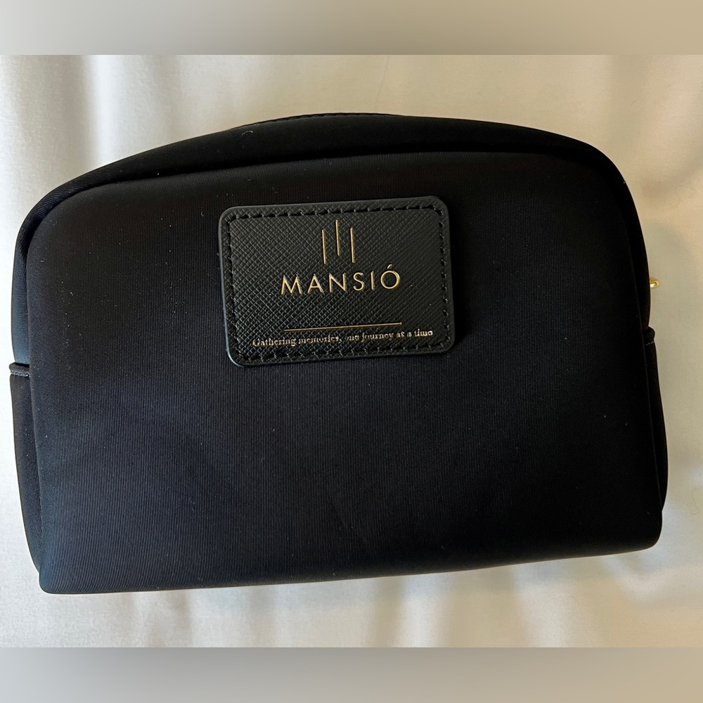Elegant Black Shoulder Bag - Picture 6 of 11